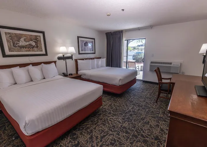 Powell Hotel 3*